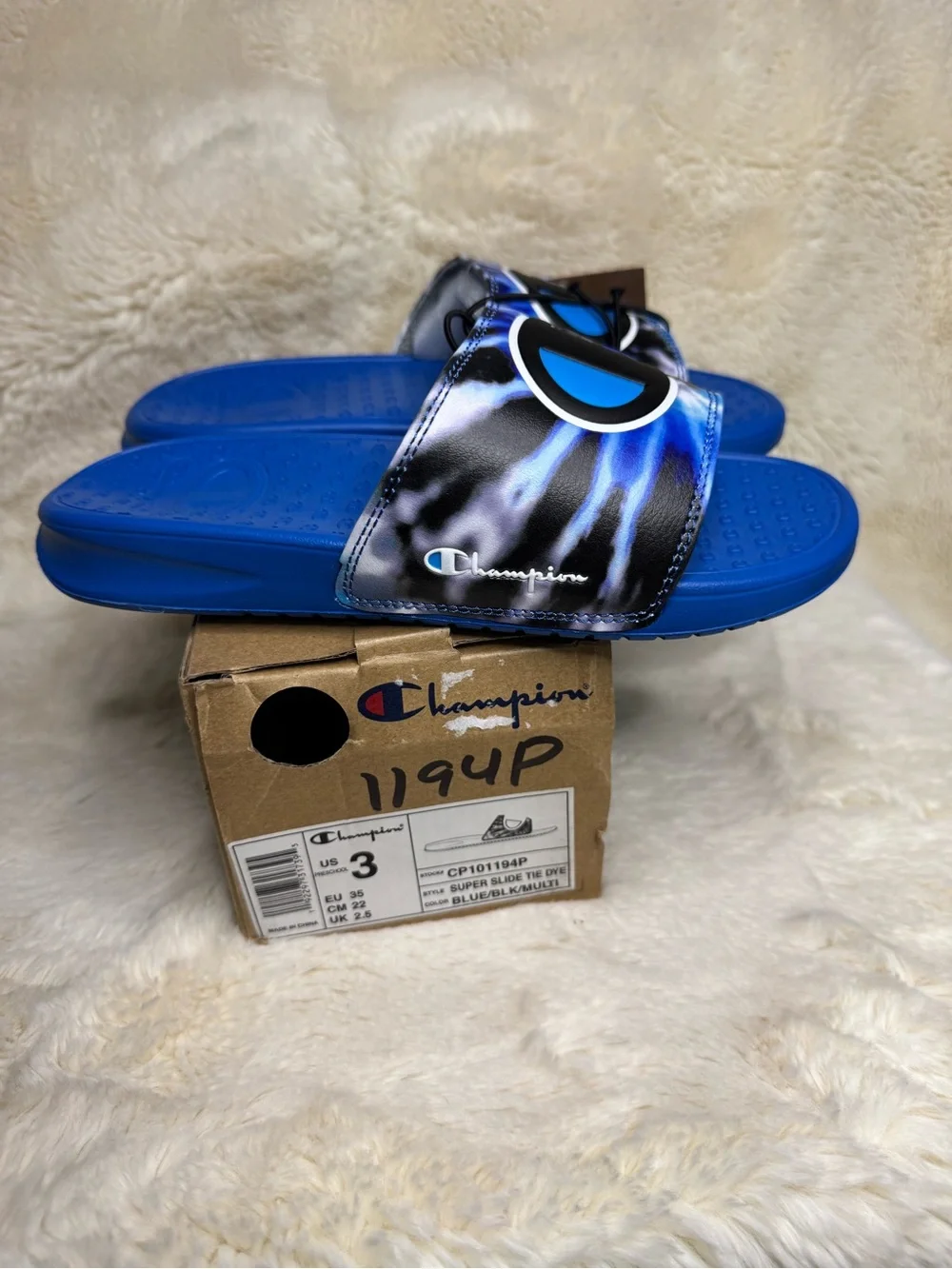 Size 3 🔷 Champion Blue Tie-Dye Slide Sandals for Kids